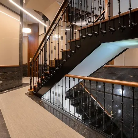 De La Guardia 2 * Oviedo